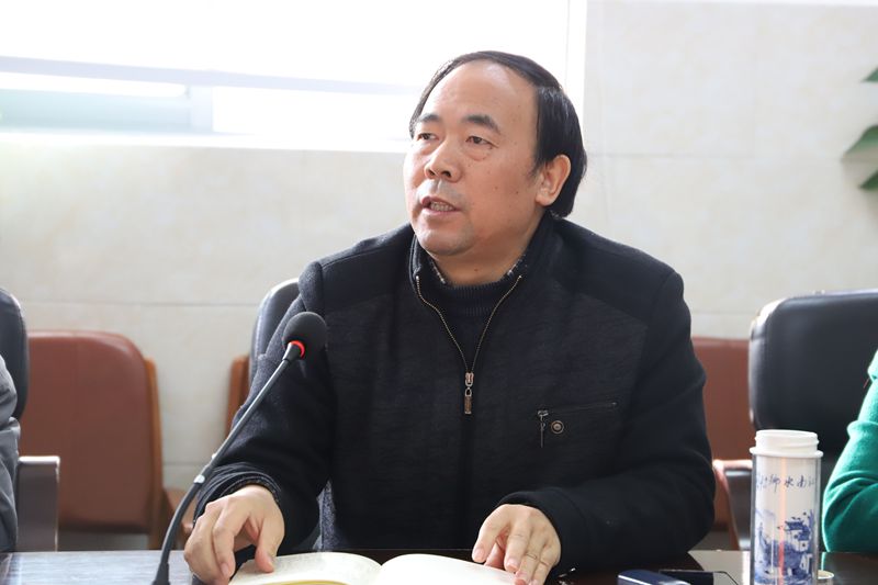 我校教導(dǎo)處、教科室組織召開教研組長(zhǎng)工作協(xié)調(diào)會(huì)