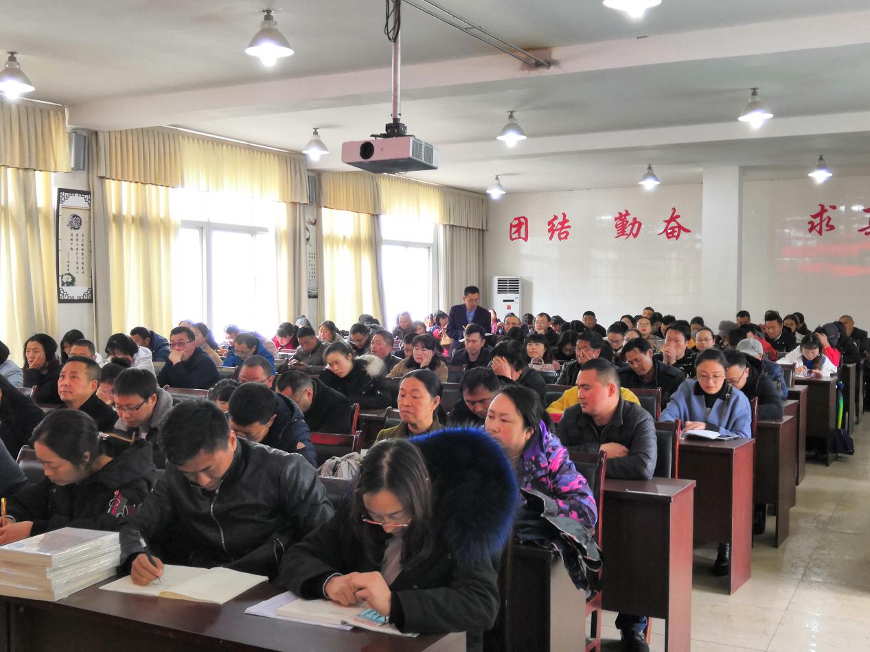 加強業(yè)務(wù)培訓(xùn)，切實提高業(yè)務(wù)素質(zhì)