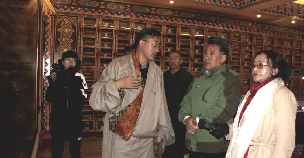 厲害了，央視媒體走進(jìn)若爾蓋藏文中學(xué)