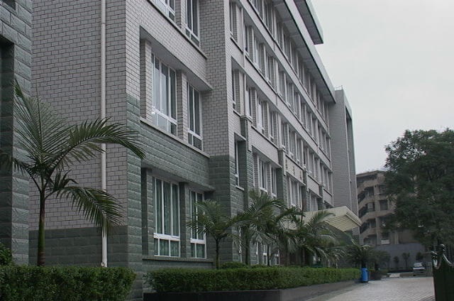 宜賓市第一中學(xué)地址在哪里？