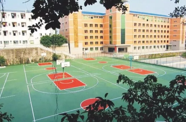 渠縣中學(xué)地理位置在哪兒？