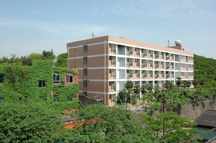 蒲江中學(xué)住校生周末如何管理？