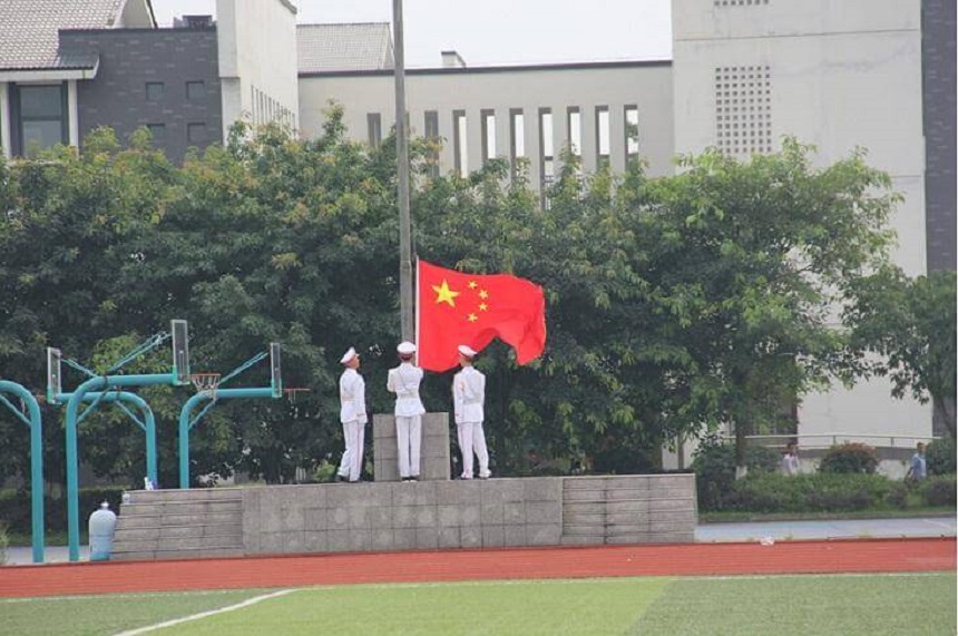 石室白馬中學近幾年的中考錄取分數(shù)線是多少？
