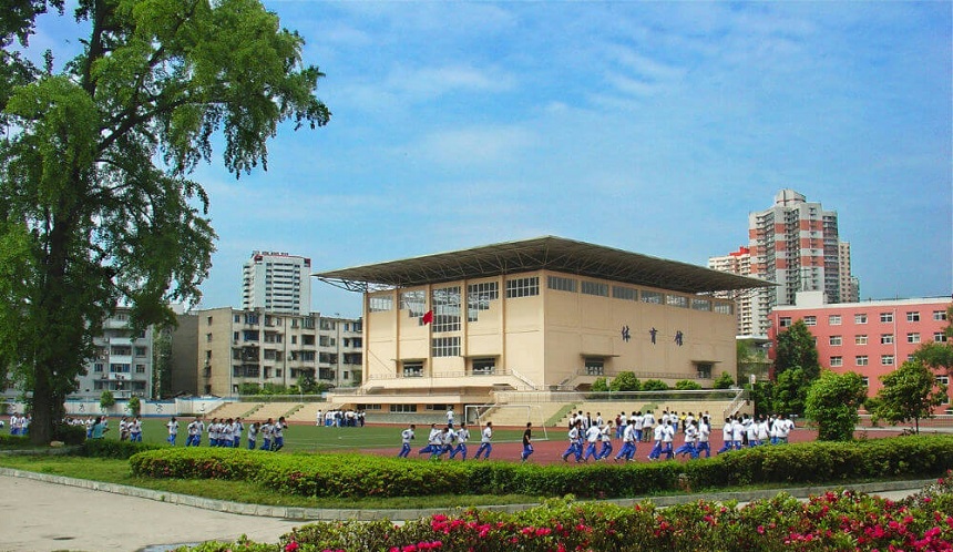 成都市第八中學(xué)2019年中考錄取分數(shù)線是多少？