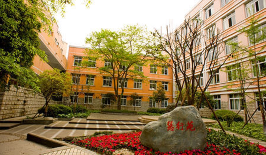 郫縣二中校園環(huán)境怎么樣？