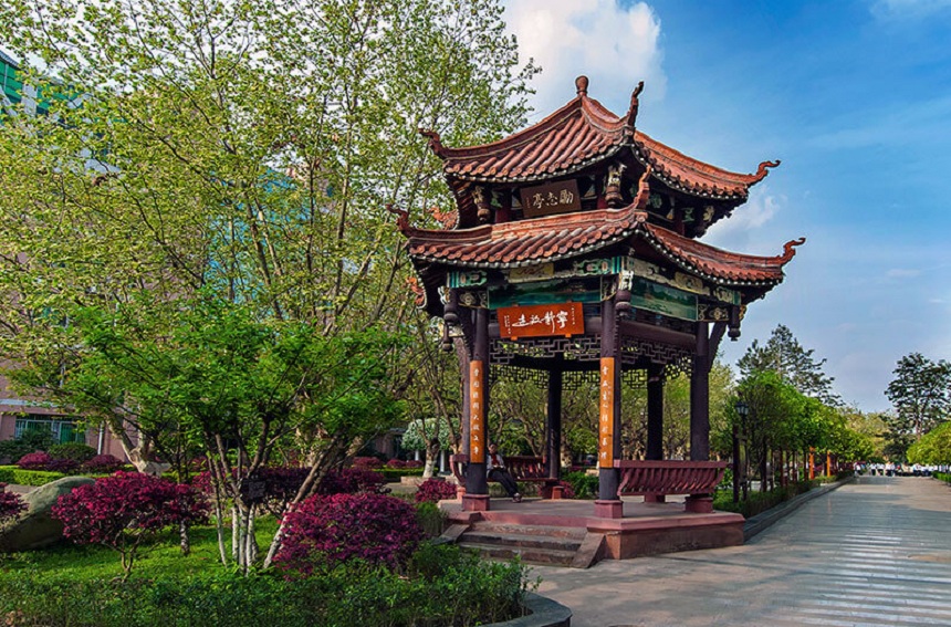 中和中學環(huán)境好不好？