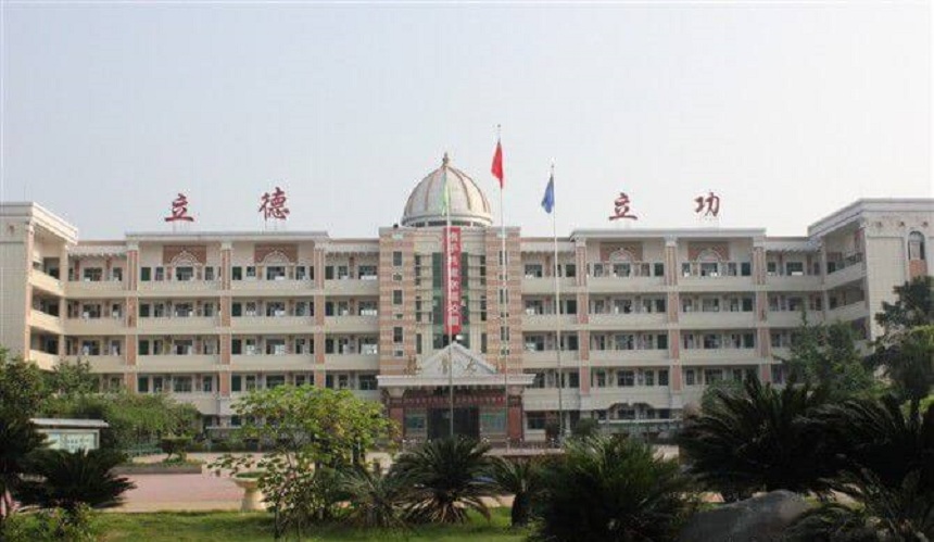資陽(yáng)中學(xué)環(huán)境好不好？