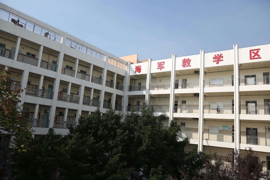東汽八一中學宿舍、食堂環(huán)境怎么樣？