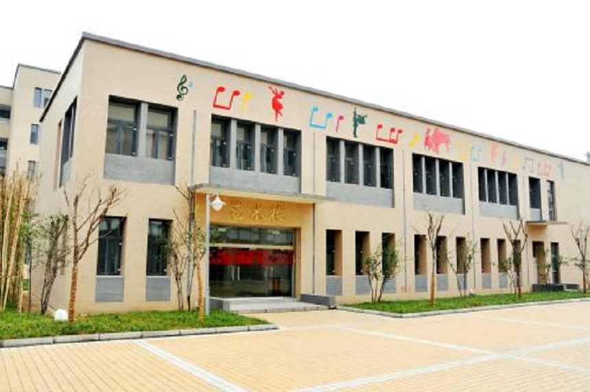 德陽東電中學(xué)校園環(huán)境好不好？宿舍環(huán)境怎么樣？
