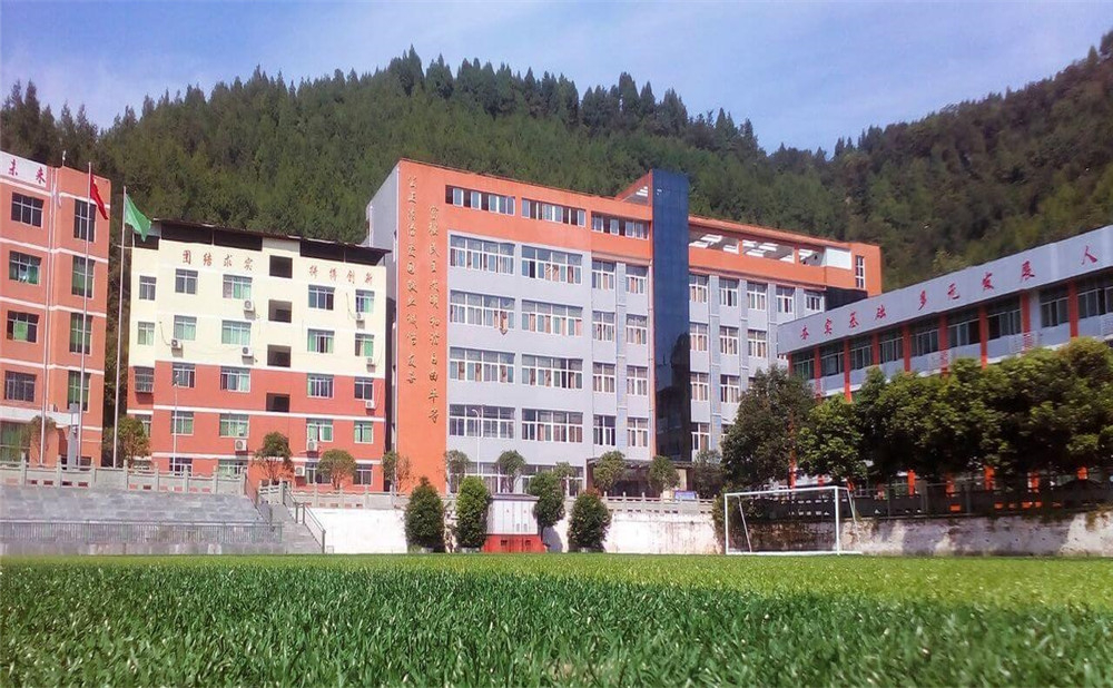 平昌縣駟馬中學(xué)招辦電話是多少？