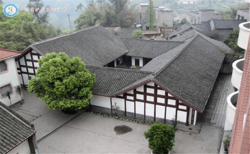 四川省瀘縣第四中學(xué)是公辦學(xué)校嗎？