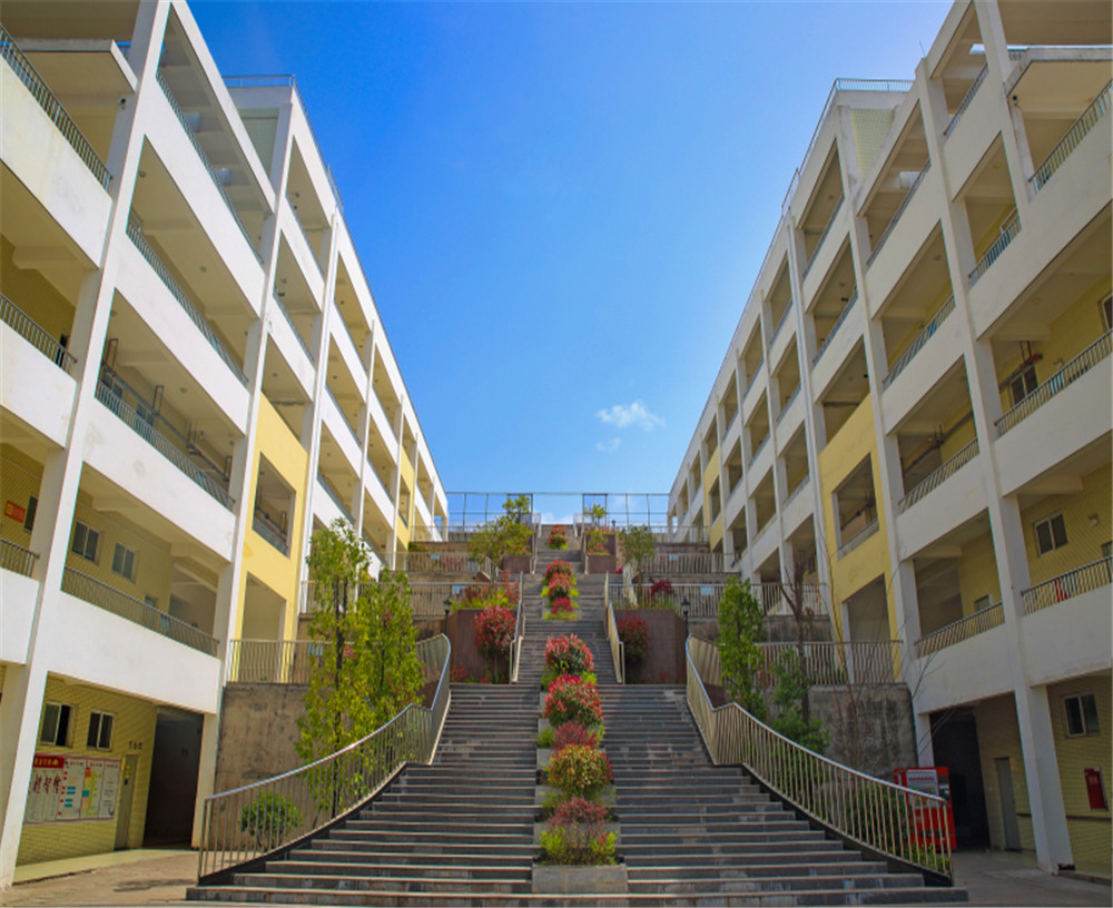 廣元市八二一中學(xué)2020年招生計劃公布了嗎？