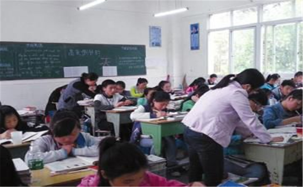 奇章中學(xué)2020年中考錄取分?jǐn)?shù)線是多少分？