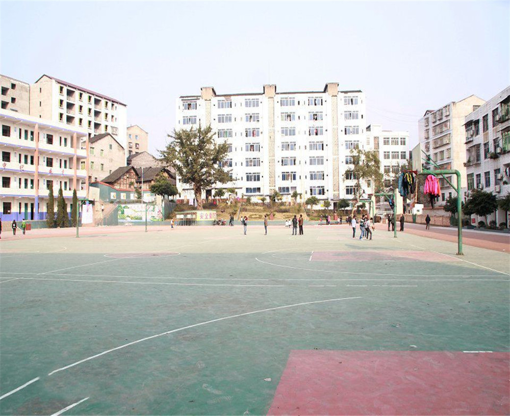 渠縣清溪中學學校環(huán)境怎么樣？