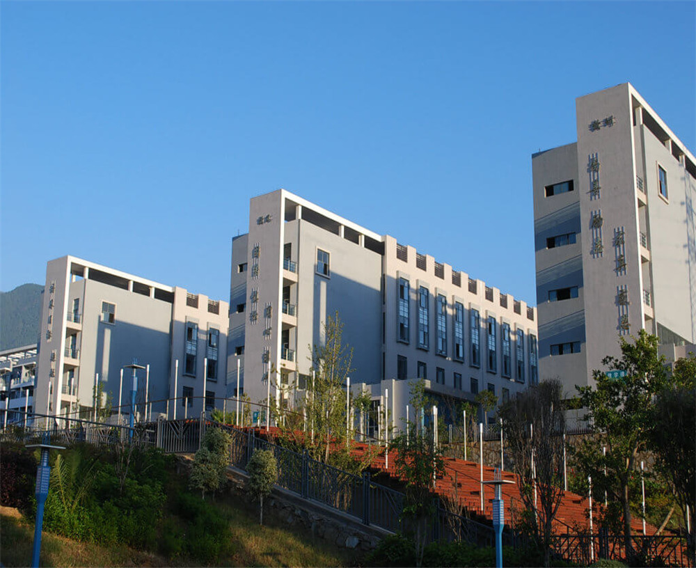 四川省米易學(xué)校招辦電話(huà)是多少？