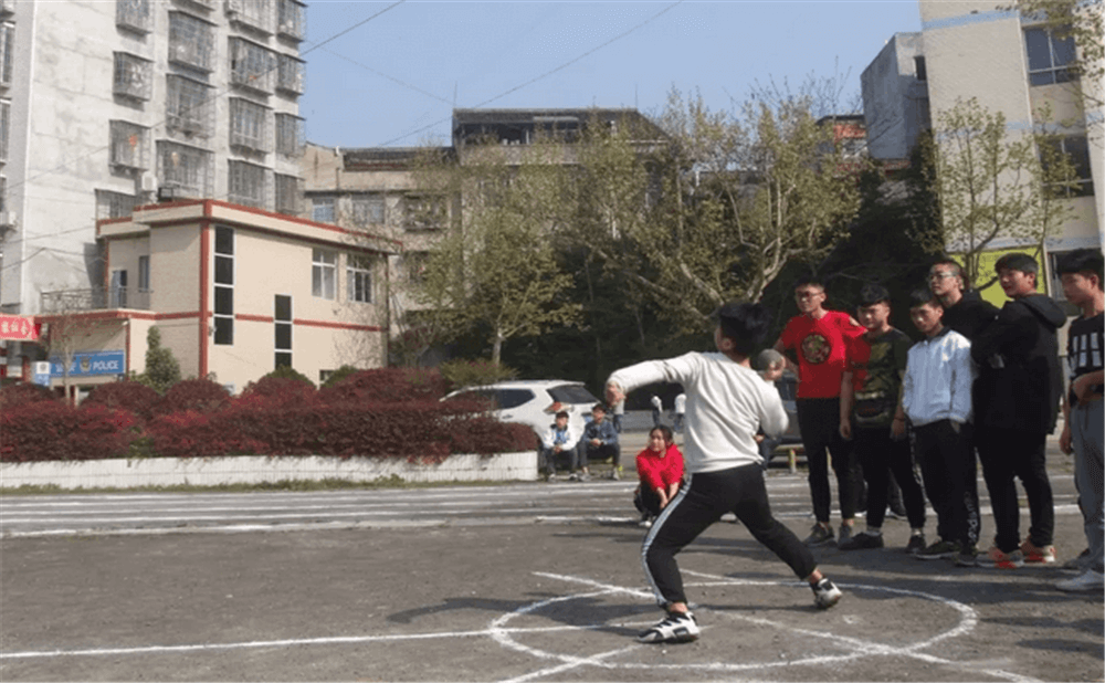 定水中學(xué)學(xué)校環(huán)境怎么樣？