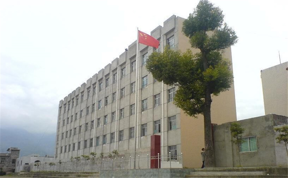 越西中學的環(huán)境怎么樣？