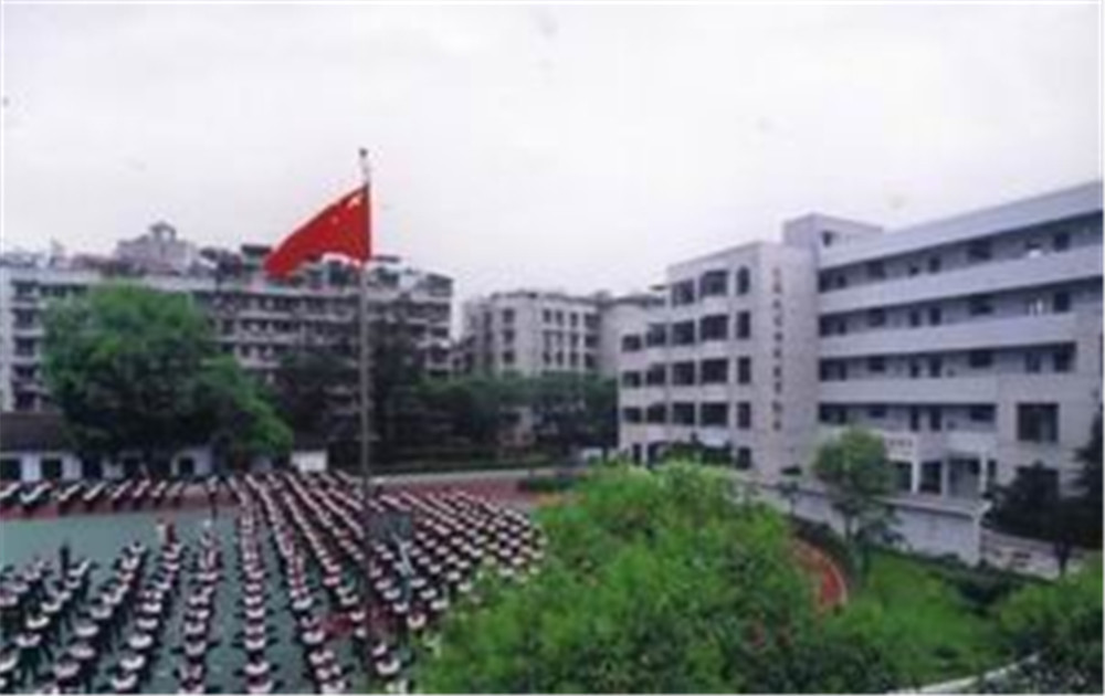 成都第十七中學(xué)高中部錄取分?jǐn)?shù)線是多少？