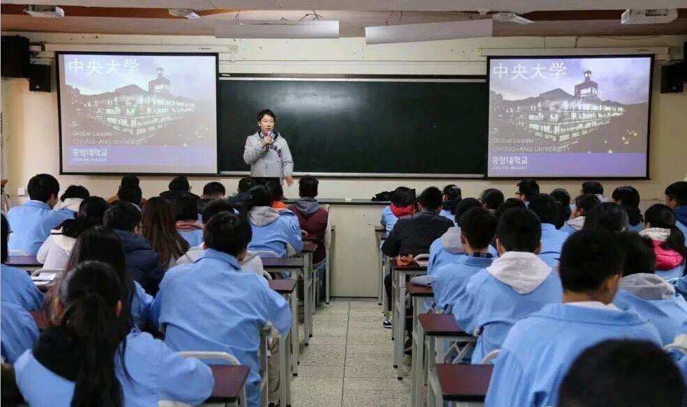 通錦中學(xué)的錄取分?jǐn)?shù)線是多少？