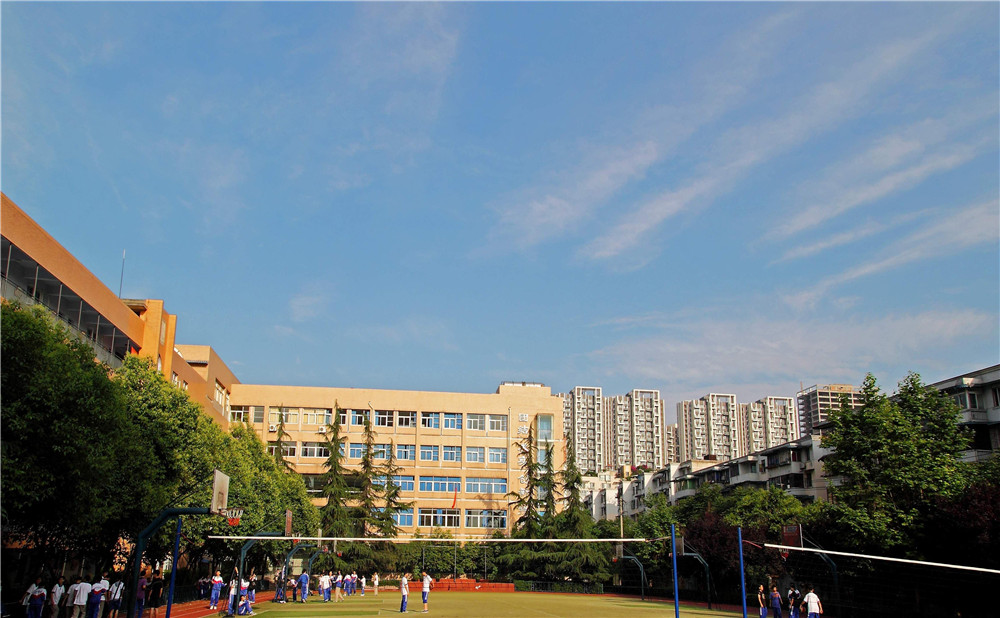 成都大學附屬中學高考的升學率怎么樣？
