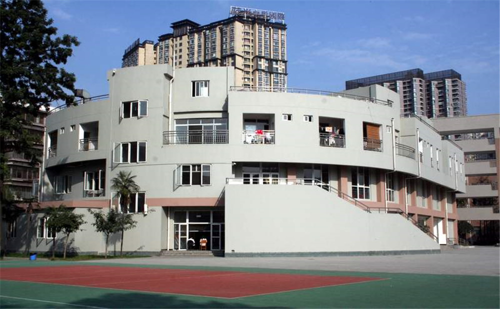 成都市鹽道街中學(xué)的老師怎么樣？