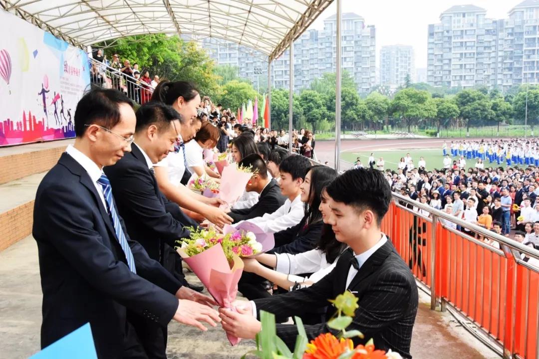 成都七中實驗學(xué)校的升學(xué)率是多少？