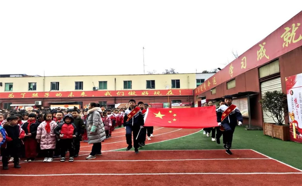 成都文武學(xué)校去年的錄取分?jǐn)?shù)線是多少？