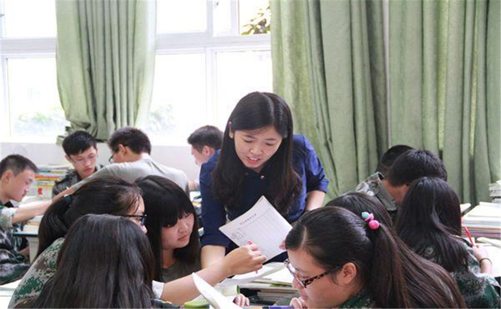 八一聚源高級(jí)中學(xué)的老師怎么樣？