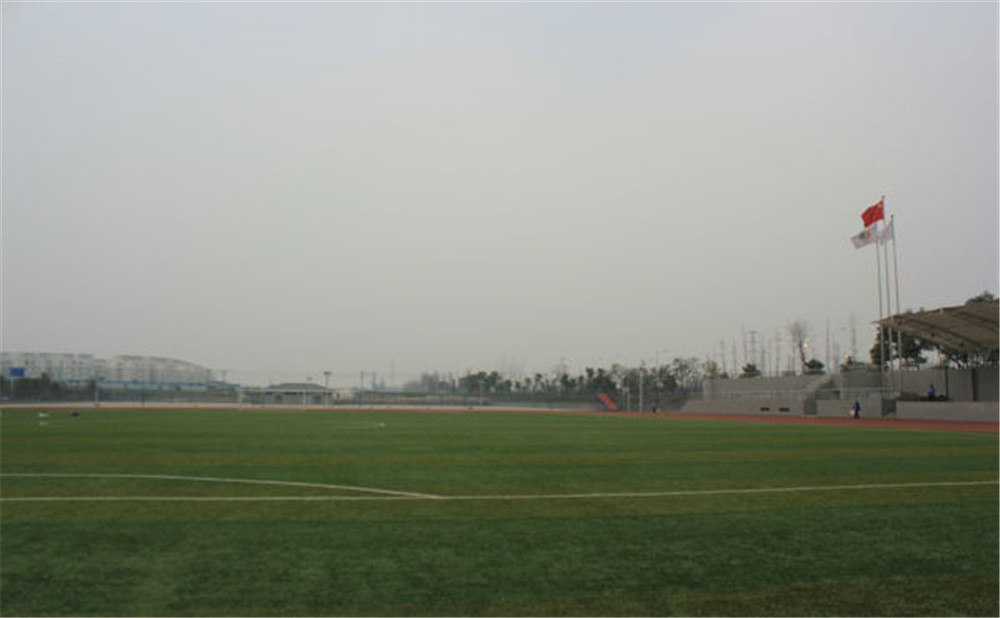 成都七中萬(wàn)達(dá)學(xué)校的高中住宿怎么樣？