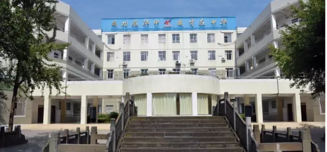 成都市華陽(yáng)中學(xué)住宿環(huán)境怎么樣？