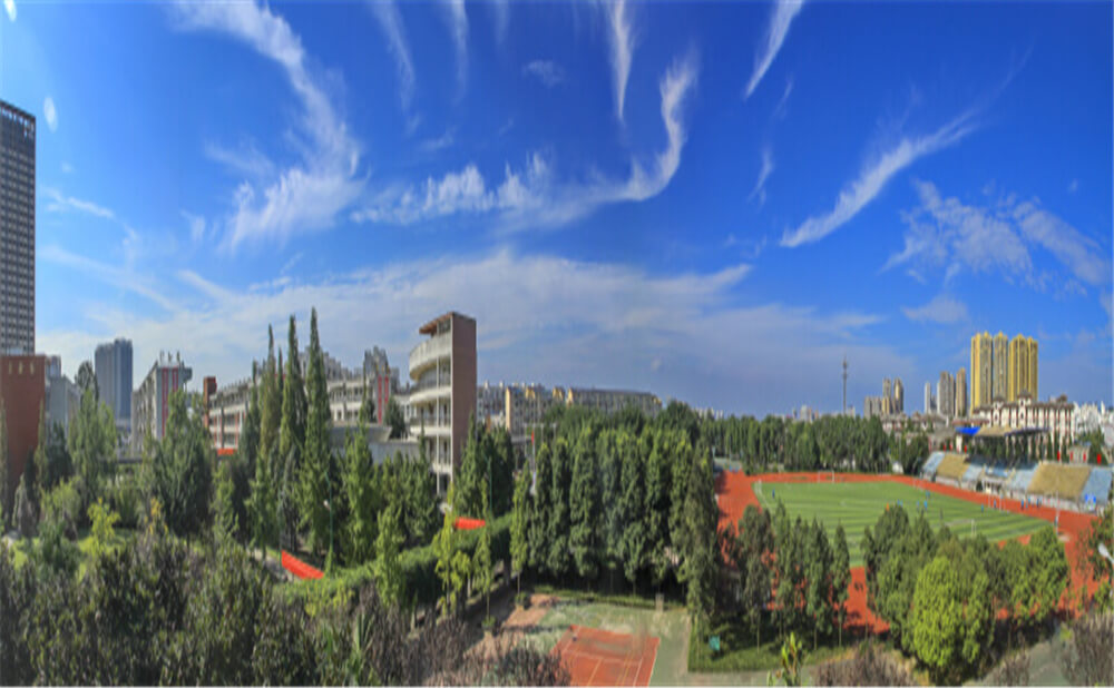 成都市龍泉中學的高中住宿怎么樣？