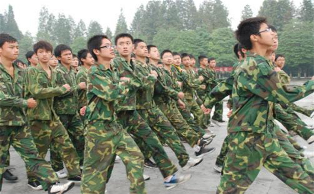 郫縣二中學費是多少？
