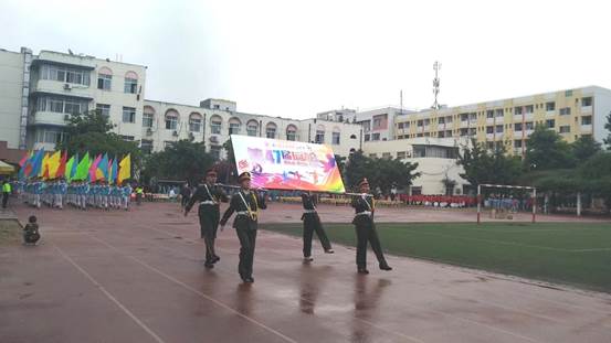 西南交通大學(xué)附屬中學(xué)高中一年的學(xué)費(fèi)是多少？