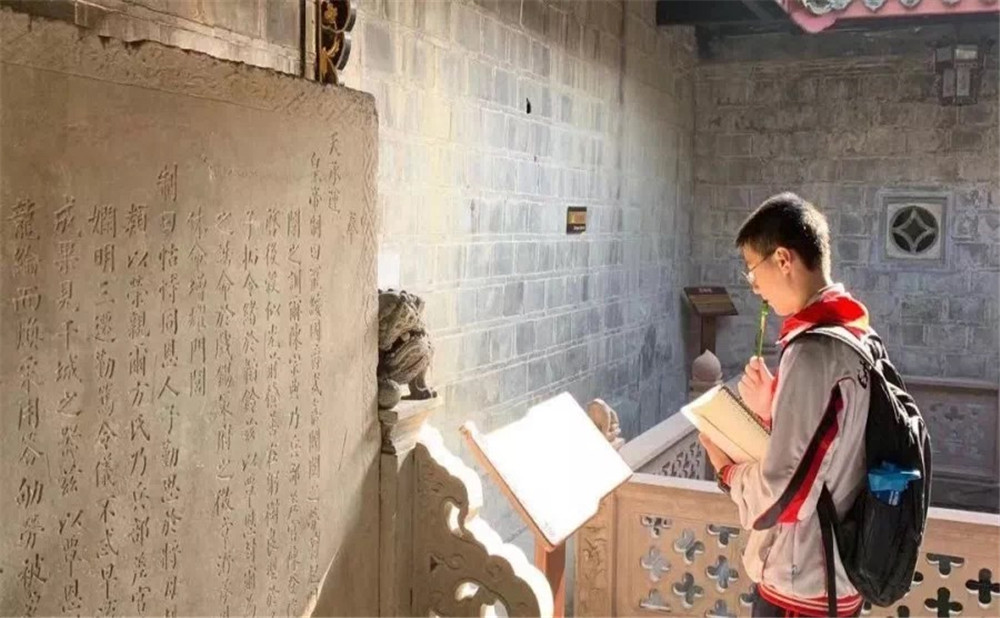 四川師范大學(xué)附屬中學(xué)本科升學(xué)率是多少？
