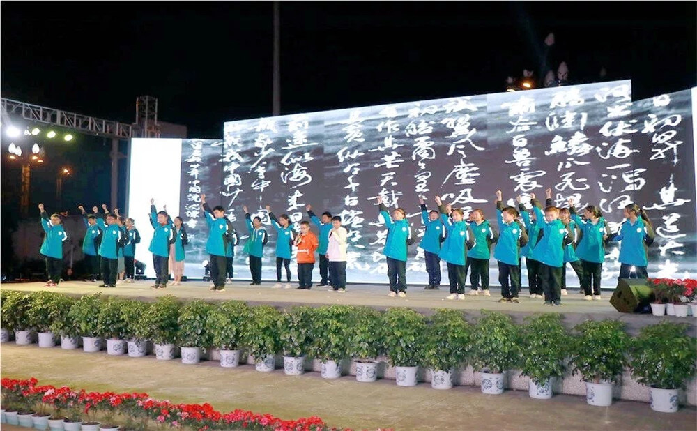 青白江中學(xué)高中一年的學(xué)費(fèi)多少錢(qián)？