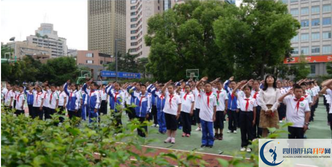 成都市第十七中學(xué)的實(shí)驗(yàn)班怎么樣？