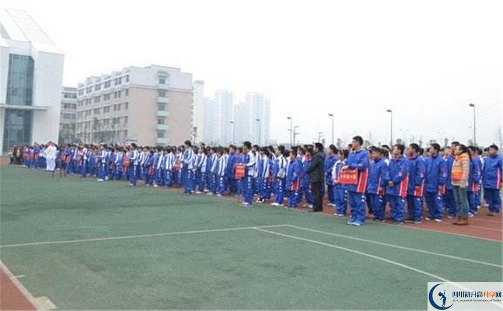 成都石室蜀都中學(xué)的學(xué)費(fèi)收費(fèi)標(biāo)準(zhǔn)是多少？