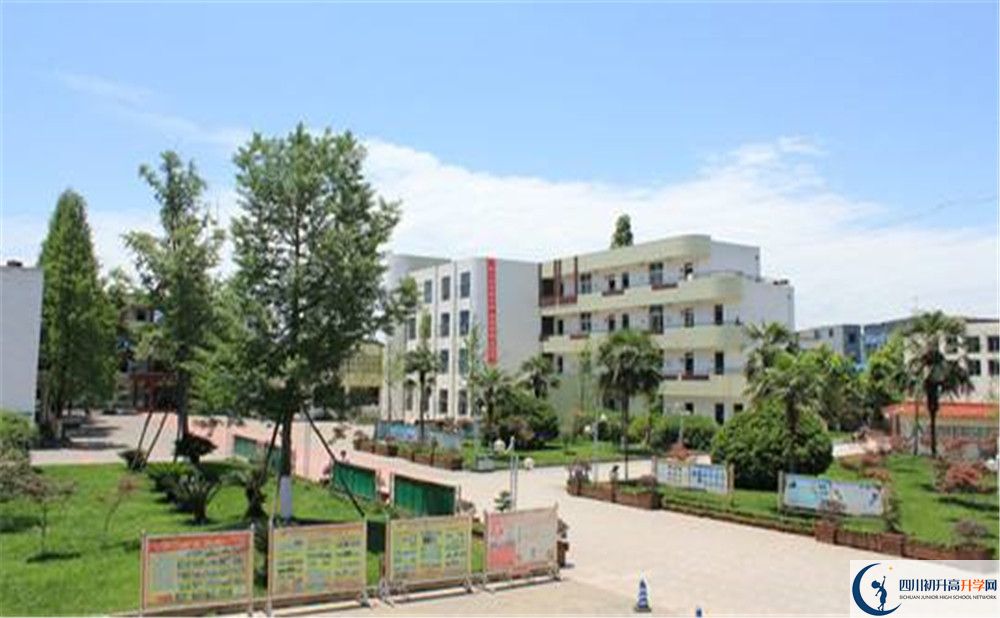 成都市籍田中學(xué)的老師好不好？