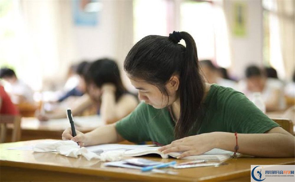 上仁壽華達(dá)高中的分?jǐn)?shù)線是多少？