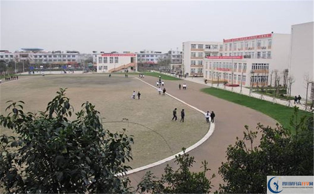 蜀城中學(xué)的高中住宿好不好？