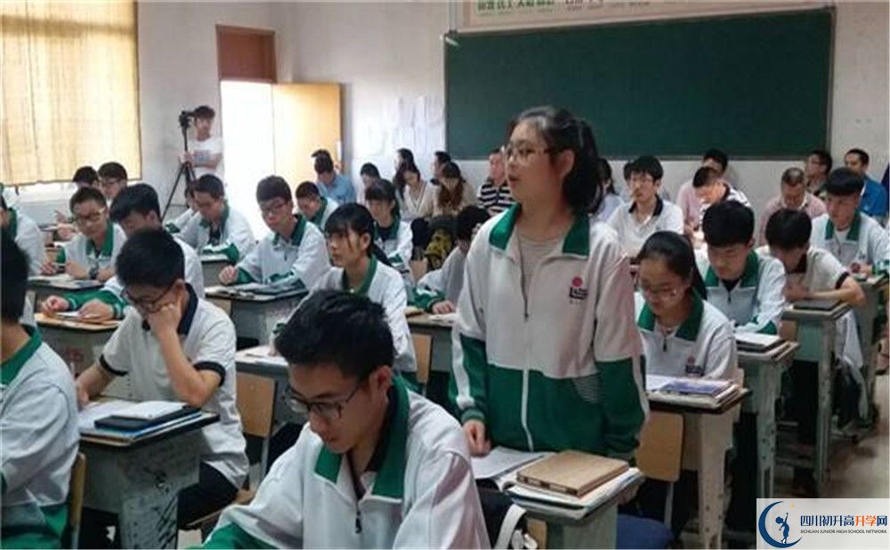 溫江二中的分?jǐn)?shù)線大概是多少？