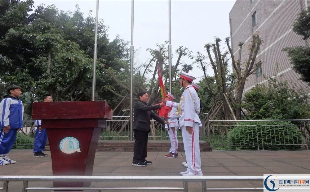 成都石室佳興外國(guó)語(yǔ)學(xué)校成都附屬中學(xué)住宿條件怎么樣？