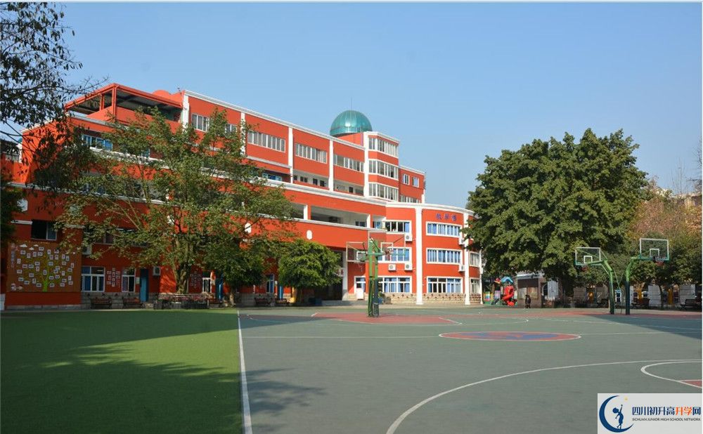 成都新世紀外國語學校的住宿條件怎么樣？