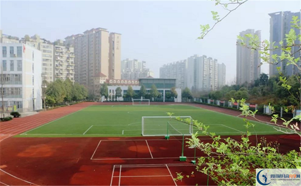 成都市第三中學初升高向外地招生嗎？