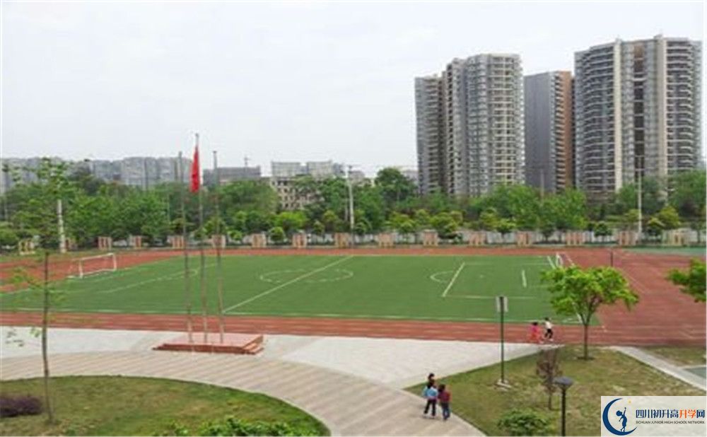成都大學(xué)附屬中學(xué)地址怎么走？