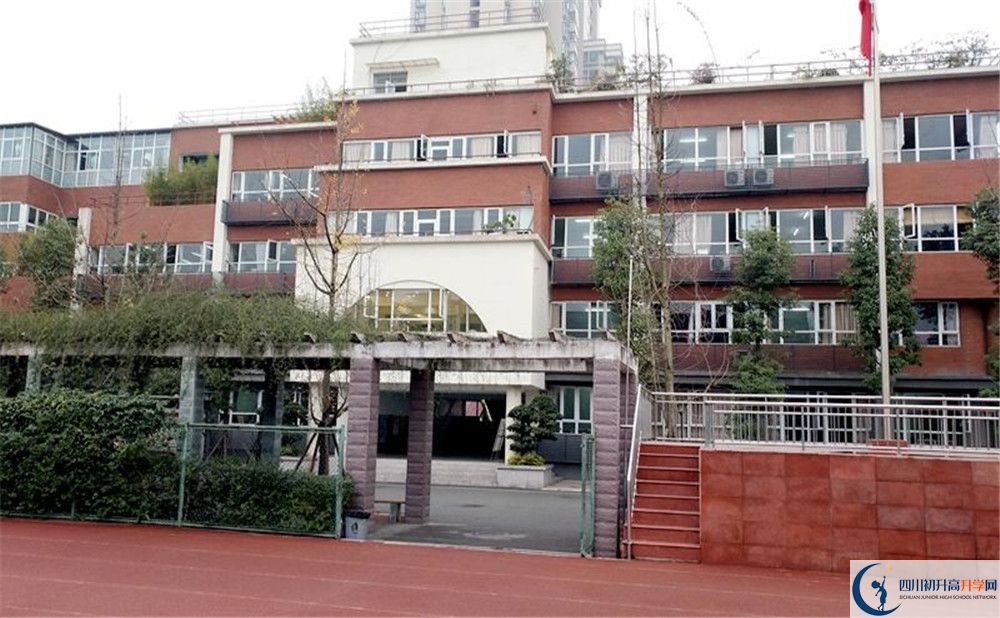 成都七中八一學(xué)校高中部地址在哪里看？