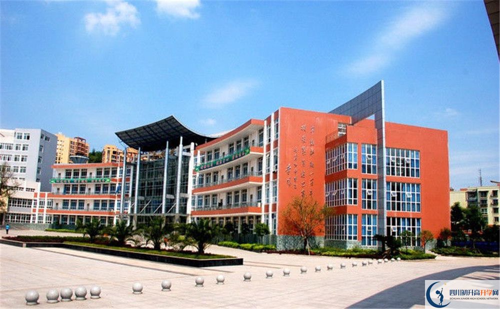 簡陽中學(xué)的高中住宿怎么樣？