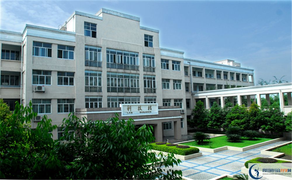 成都棠湖外國(guó)語(yǔ)學(xué)校在校學(xué)生總?cè)藬?shù)是多少？
