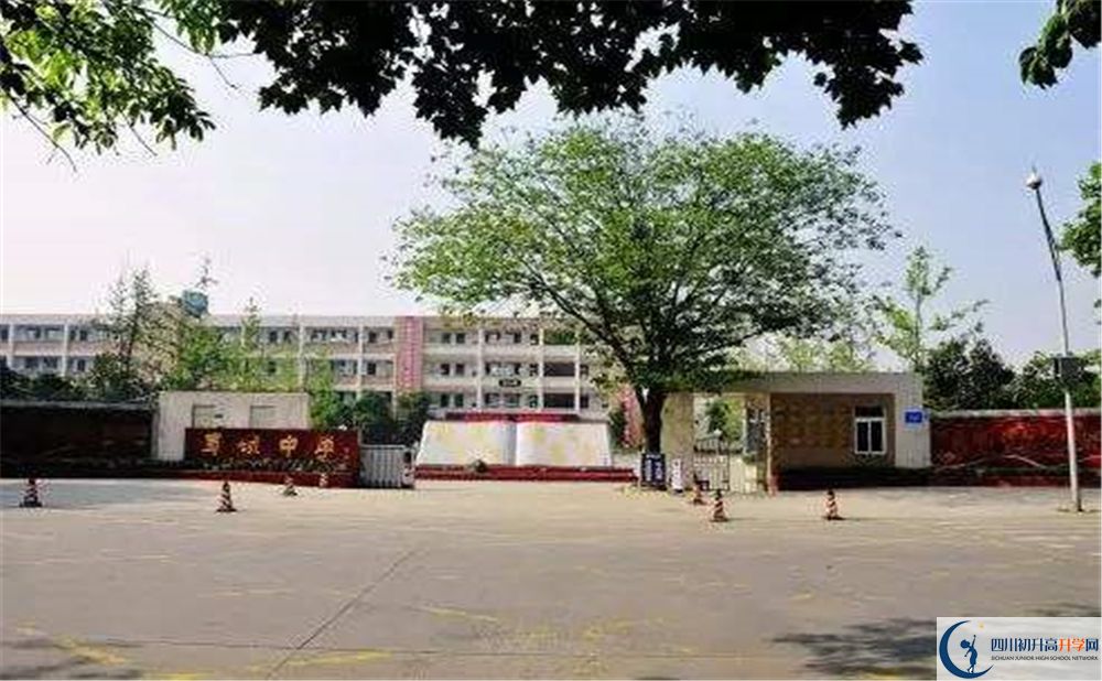 蜀城中學(xué)補課嗎？
