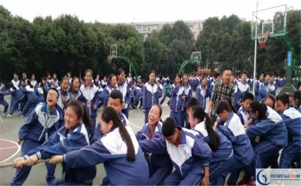 成都市龍泉中學(xué)軍訓(xùn)多久？